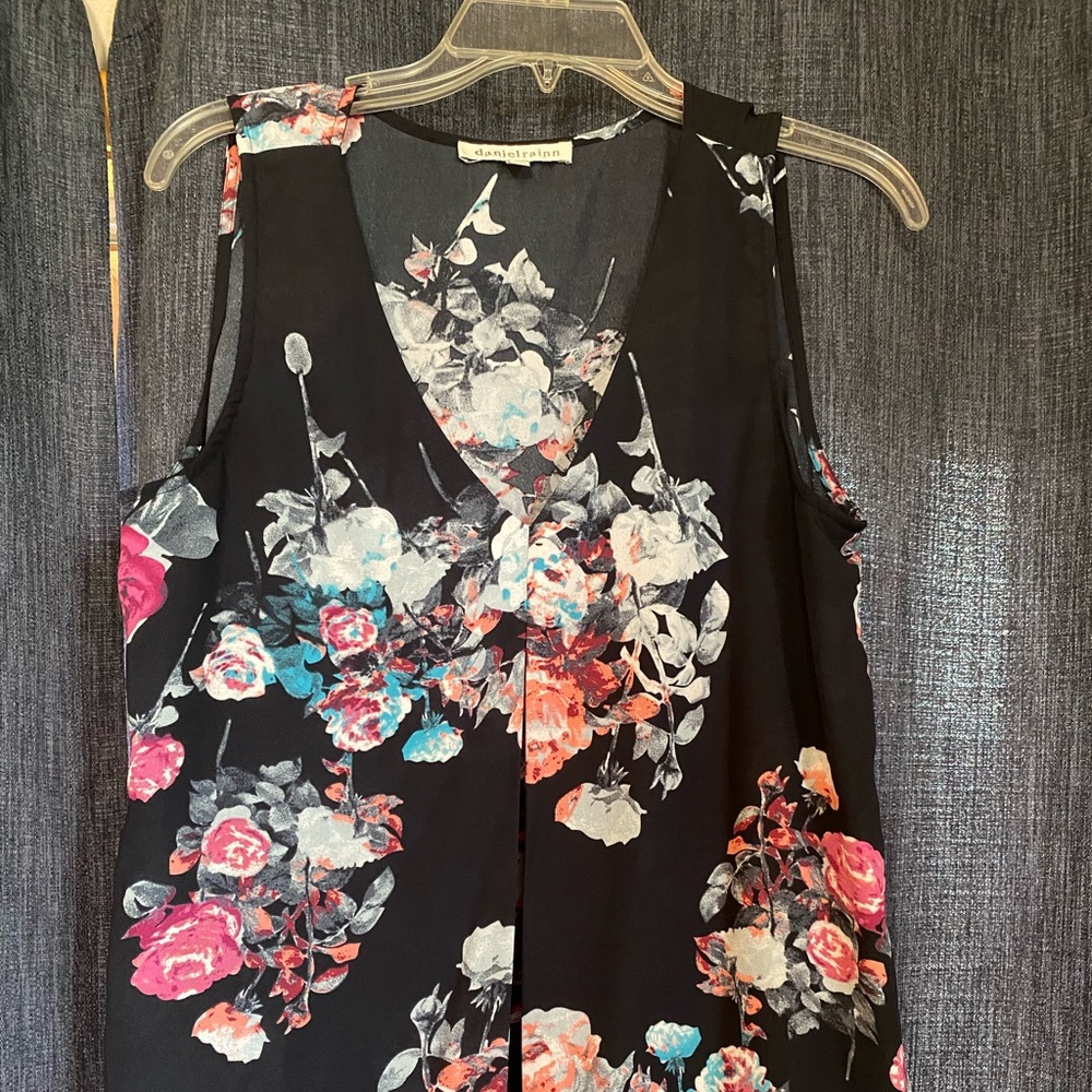 Blue floral tank with open flap detail